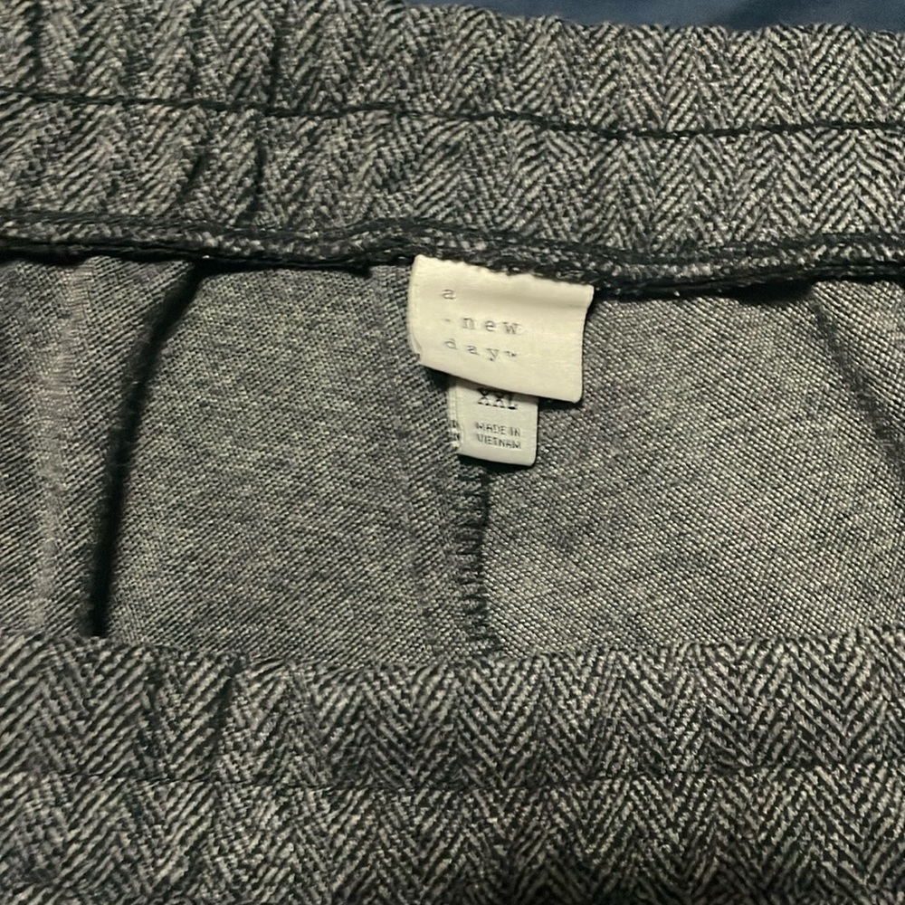 Womens gray and black pull on trouser pants